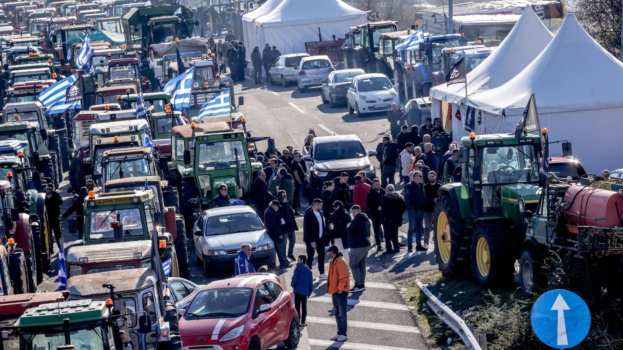 &Mu;&epsilon; &alpha;&pi;&omicron;&kappa;&lambda;&epsilon;&iota;&sigma;&mu;&omicron;ύ&sigmaf; &kappa;&alpha;&iota; &pi;&alpha;&rho;&alpha;&kappa;&alpha;&mu;&pi;&tau;ή&rho;&iota;&omega;&nu; &kappa;ό&beta;&epsilon;&tau;&alpha;&iota; &sigma;&tau;&alpha; &delta;ύ&omicron; &eta; &Epsilon;&lambda;&lambda;ά&delta;&alpha; : &Omicron;&iota; &alpha;&gamma;&rho;ό&tau;&epsilon;&sigmaf; έ&kappa;&lambda;&epsilon;&iota;&sigma;&alpha;&nu; &epsilon;&pi;&rsquo; &alpha;ό&rho;&iota;&sigma;&tau;&omicron;&nu; &tau;&eta;&nu; &Epsilon;&theta;&nu;&iota;&kappa;ή &Alpha;&nu;&tau;&iota;&rho;&rho;ί&omicron;&upsilon; - &Iota;&omega;&alpha;&nu;&nu;ί&nu;&omega;&nu;