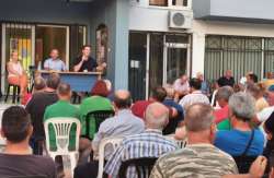 &Tau;ό&lambda;&kappa;&alpha;&sigmaf; &alpha;&pi;ό &tau;&eta; &sigma;&upsilon;&gamma;&kappa;έ&nu;&tau;&rho;&omega;&sigma;&eta; &alpha;&gamma;&rho;&omicron;&tau;ώ&nu; &sigma;&tau;&omicron; &Mu;&alpha;&kappa;&rho;&omicron;&chi;ώ&rho;&iota;: &laquo;&Pi;&lambda;έ&omicron;&nu; &epsilon;ί&nu;&alpha;&iota; &xi;&epsilon;&kappa;ά&theta;&alpha;&rho;&omicron; &pi;&omicron;&iota;&omicron;&iota; &alpha;&nu;έ&chi;&omicron;&nu;&tau;&alpha;&iota; &tau;&eta;&nu; &alpha;&sigma;&upsilon;&delta;&omicron;&sigma;ί&alpha; &tau;&omega;&nu; &kappa;&alpha;&rho;&tau;έ&lambda; &kappa;&alpha;&iota; &pi;&omicron;&iota;&omicron;&iota; &epsilon;ί&nu;&alpha;&iota; &mu;&epsilon; &tau;&omicron;&nu; &lambda;&alpha;ό&raquo;