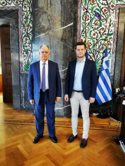 Ά&gamma;&gamma;&epsilon;&lambda;&omicron;&sigmaf; &Tau;ό&lambda;&kappa;&alpha;&sigmaf;: &Phi;έ&rho;&nu;&omicron;&upsilon;&mu;&epsilon; &tau;&omicron; &Chi;&alpha;&lambda;&alpha;&sigma;&mu;ό &tau;&eta;&sigmaf; &Nu;ά&omicron;&upsilon;&sigma;&alpha;&sigmaf; &sigma;&tau;&eta; &Beta;&omicron;&upsilon;&lambda;ή - &Alpha;&nu;ά&delta;&epsilon;&iota;&xi;&eta; &alpha;&pi;ό &tau;&eta; &Beta;&omicron;&upsilon;&lambda;ή &tau;&eta;&sigmaf; &epsilon;&pi;&epsilon;&tau;&epsilon;ί&omicron;&upsilon; &tau;&omega;&nu; 200 &chi;&rho;ό&nu;&omega;&nu;