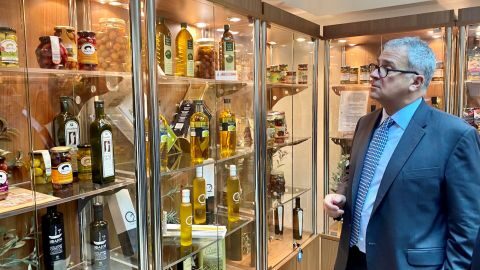 &Sigma;&upsilon;&nu;&epsilon;&chi;ί&zeta;&epsilon;&tau;&alpha;&iota; &alpha;&pi;&rho;ό&sigma;&kappa;&omicron;&pi;&tau;&alpha; &eta; &upsilon;&pi;&omicron;&beta;&omicron;&lambda;ή &alpha;&iota;&tau;&eta;&mu;ά&tau;&omega;&nu; &gamma;&iota;&alpha; &tau;&eta;&nu; &epsilon;&nu;ί&sigma;&chi;&upsilon;&sigma;&eta; ύ&psi;&omicron;&upsilon;&sigmaf; 126 &epsilon;&kappa;&alpha;&tau;&omicron;&mu;&mu;&upsilon;&rho;ί&omega;&nu; &epsilon;&upsilon;&rho;ώ &sigma;&tau;&omicron;&upsilon;&sigmaf; &epsilon;&lambda;&alpha;&iota;&omicron;&pi;&alpha;&rho;&alpha;&gamma;&omega;&gamma;&omicron;ύ&sigmaf; &tau;&eta;&sigmaf; &chi;ώ&rho;&alpha;&sigmaf; &mu;&alpha;&sigmaf; έ&pi;&epsilon;&iota;&tau;&alpha; &alpha;&pi;ό &pi;&alpha;&rho;έ&mu;&beta;&alpha;&sigma;&eta; &tau;&omicron;&upsilon; &Upsilon;&pi;&Alpha;&Alpha;&Tau;, &Mu;. &Beta;&omicron;&rho;ί&delta;&eta;