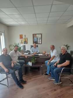 &Sigma;&upsilon;&nu;ά&nu;&tau;&eta;&sigma;&eta; &Beta;&alpha;&sigma;ί&lambda;&eta; &Kappa;&omicron;&tau;ί&delta;&eta; &mu;&epsilon; &mu;έ&lambda;&eta; &tau;&eta;&sigmaf; &Pi;&alpha;&nu;&epsilon;&lambda;&lambda;ή&nu;&iota;&alpha;&sigmaf; Έ&nu;&omega;&sigma;&eta;&sigmaf; &Kappa;&tau;&eta;&nu;&omicron;&tau;&rho;ό&phi;&omega;&nu;
