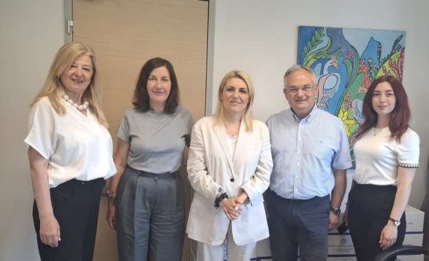 &Nu;έ&epsilon;&sigmaf; &pi;&rho;&omicron;&omicron;&pi;&tau;&iota;&kappa;έ&sigmaf; &gamma;&iota;&alpha; &tau;&eta;&nu; &upsilon;&gamma;&epsilon;ί&alpha; &kappa;&alpha;&iota; &tau;&eta;&nu; &kappa;&alpha;&iota;&nu;&omicron;&tau;&omicron;&mu;ί&alpha; &sigma;&tau;&eta;&nu; &Pi;&epsilon;&rho;&iota;&phi;έ&rho;&epsilon;&iota;&alpha; &Kappa;&epsilon;&nu;&tau;&rho;&iota;&kappa;ή&sigmaf; &Mu;&alpha;&kappa;&epsilon;&delta;&omicron;&nu;ί&alpha;&sigmaf; &mu;έ&sigma;&omega; &tau;&omicron;&upsilon; &epsilon;&upsilon;&rho;&omega;&pi;&alpha;ϊ&kappa;&omicron;ύ έ&rho;&gamma;&omicron;&upsilon; IFIGENEIA