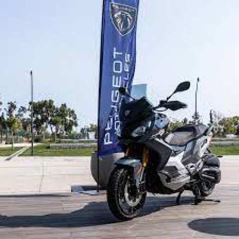 &Omicron; &nu;έ&omicron;&sigmaf; &tau;&iota;&mu;&omicron;&kappa;&alpha;&tau;ά&lambda;&omicron;&gamma;&omicron;&sigmaf; Peugeot Motocycles, Horwin &amp; Segway