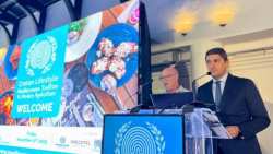 &Omicron;&mu;&iota;&lambda;ί&alpha; &Alpha;&upsilon;&gamma;&epsilon;&nu;ά&kappa;&eta; &sigma;&tau;&omicron; 2&omicron; &Delta;&iota;&epsilon;&theta;&nu;έ&sigmaf; &Sigma;&upsilon;&nu;έ&delta;&rho;&iota;&omicron; &tau;&omicron;&upsilon; &Epsilon;&lambda;&lambda;&eta;&nu;&iota;&kappa;&omicron;ύ &Kappa;έ&nu;&tau;&rho;&omicron;&upsilon; &Alpha;&rho;&iota;&sigma;&tau;&epsilon;ί&alpha;&sigmaf; &gamma;&iota;&alpha; &upsilon;&gamma;&epsilon;ί&alpha; &kappa;&alpha;&iota; &epsilon;&upsilon;&epsilon;&xi;ί&alpha;