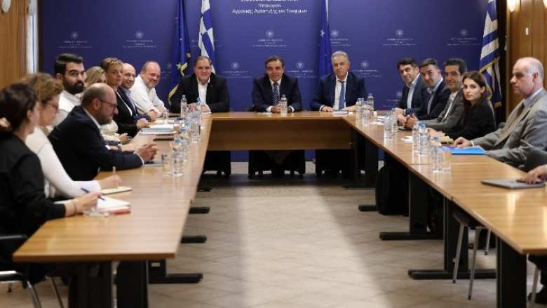 &Kappa;&tau;&eta;&nu;&omicron;&tau;&rho;&omicron;&phi;ί&alpha;, &pi;&lambda;&eta;&rho;&omega;&mu;έ&sigmaf; &kappa;&alpha;&iota; &nu;έ&alpha; &Kappa;&Alpha;&Pi; &sigma;&tau;&omicron; &epsilon;&pi;ί&kappa;&epsilon;&nu;&tau;&rho;&omicron; &tau;&eta;&sigmaf; &sigma;&upsilon;&nu;ά&nu;&tau;&eta;&sigma;&eta;&sigmaf; &Mu;. &Sigma;&chi;&omicron;&iota;&nu;ά - &Gamma;. &Pi;&iota;&tau;&sigma;&iota;&lambda;ή &mu;&epsilon; &tau;&eta;&nu; &Epsilon;&Theta;&Epsilon;&Alpha;&Sigma;