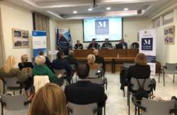 &Tau;&omicron; &Epsilon;&pi;&iota;&mu;&epsilon;&lambda;&eta;&tau;ή&rho;&iota;&omicron; &Kappa;&alpha;&beta;ά&lambda;&alpha;&sigmaf; &kappa;&alpha;&iota; &omicron; &Sigma;&Epsilon;&Beta;&Epsilon; &sigma;&upsilon;&nu;&delta;&iota;&omicron;&rho;&gamma;ά&nu;&omega;&sigma;&alpha;&nu; &epsilon;&kappa;&delta;ή&lambda;&omega;&sigma;&eta; &gamma;&iota;&alpha; &tau;&omicron; &Sigma;&upsilon;&lambda;&lambda;&omicron;&gamma;&iota;&kappa;ό &Mu;&alpha;&kappa;&epsilon;&delta;&omicron;&nu;&iota;&kappa;ό &Sigma;ή&mu;&alpha; &ldquo;M MACEDONIA THE GREAT&rdquo;