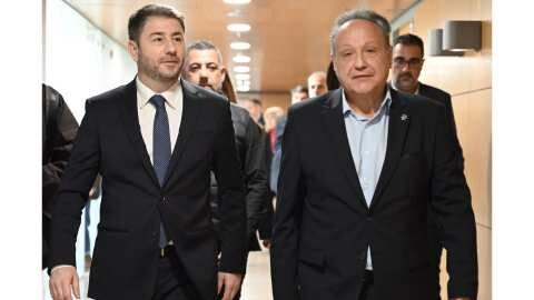 &Nu;ί&kappa;&omicron;&sigmaf; &Alpha;&nu;&delta;&rho;&omicron;&upsilon;&lambda;ά&kappa;&eta;&sigmaf;: &laquo;&Pi;&omicron;&iota;&omicron;&sigmaf; &lambda;&alpha;ΐ&kappa;&iota;&zeta;&epsilon; ό&tau;&alpha;&nu; &eta; &chi;ώ&rho;&alpha; ή&tau;&alpha;&nu; &sigma;&tau;&alpha; ό&rho;&iota;&alpha; &tau;&eta;&sigmaf; &chi;&rho;&epsilon;&omicron;&kappa;&omicron;&pi;ί&alpha;&sigmaf; &kappa;&alpha;&iota; &alpha;&rho;&gamma;ό&tau;&epsilon;&rho;&alpha; &tau;&omicron; 2019 &upsilon;&pi;&omicron;&sigma;&chi;ό&tau;&alpha;&nu; &omicron;&rho;&iota;&zeta;ό&nu;&tau;&iota;&alpha; &mu;&epsilon;ί&omega;&sigma;&eta; &Phi;&Pi;&Alpha;; &Epsilon;&gamma;ώ ή &omicron; &kappa;. &Mu;&eta;&tau;&sigma;&omicron;&tau;ά&kappa;&eta;&sigmaf;;&raquo;