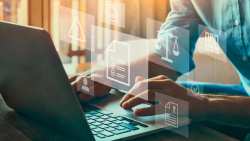 &Eta; &epsilon;&pi;&iota;&beta;&omicron;&lambda;ή &tau;&eta;&sigmaf; &epsilon;&mu;&pi;&omicron;&rho;&iota;&kappa;ή&sigmaf; &pi;&omicron;&lambda;&iota;&tau;&iota;&kappa;ή&sigmaf; &epsilon;&xi;&alpha;&sigma;&phi;&alpha;&lambda;ί&zeta;&epsilon;&iota; &epsilon;&upsilon;&eta;&mu;&epsilon;&rho;ί&alpha; &kappa;&alpha;&iota; &alpha;&nu;ά&pi;&tau;&upsilon;&xi;&eta; &sigma;&tau;&iota;&sigmaf; &epsilon;&tau;&alpha;&iota;&rho;&epsilon;ί&epsilon;&sigmaf; &tau;&eta;&sigmaf; &Epsilon;&Epsilon;