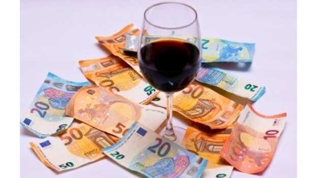 &Phi;&omicron;&rho;&omicron;&lambda;ό&gamma;&eta;&sigma;&eta; &kappa;&rho;&alpha;&sigma;&iota;ώ&nu;: &Epsilon;&pi;ί&theta;&epsilon;&sigma;&eta; &tau;&omicron;&upsilon; &Pi;&Omicron;&Upsilon; &gamma;&iota;&alpha; &tau;&eta;&nu; &phi;&omicron;&rho;&omicron;&lambda;&omicron;&gamma;ί&alpha; &tau;&omega;&nu; &alpha;&lambda;&kappa;&omicron;&omicron;&lambda;&omicron;ύ&chi;&omega;&nu; &pi;&omicron;&tau;ώ&nu;