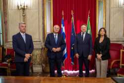 &Sigma;&upsilon;&nu;ά&nu;&tau;&eta;&sigma;&eta; &tau;&omicron;&upsilon; &Upsilon;&pi;&omicron;&upsilon;&rho;&gamma;&omicron;ύ &Alpha;&gamma;&rho;&omicron;&tau;&iota;&kappa;ή&sigmaf; &Alpha;&nu;ά&pi;&tau;&upsilon;&xi;&eta;&sigmaf; &kappa;&alpha;&iota; &Tau;&rho;&omicron;&phi;ί&mu;&omega;&nu; &Kappa;ώ&sigma;&tau;&alpha; &Tau;&sigma;&iota;ά&rho;&alpha; &mu;&epsilon; &tau;&omicron;&nu; &Iota;&tau;&alpha;&lambda;ό &omicron;&mu;ό&lambda;&omicron;&gamma;ό &tau;&omicron;&upsilon; Francesco Lollobrigida