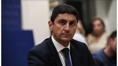 &Alpha;&upsilon;&gamma;&epsilon;&nu;ά&kappa;&eta;&sigmaf;: &Eta; &kappa;&upsilon;&beta;έ&rho;&nu;&eta;&sigma;&eta; &sigma;έ&beta;&epsilon;&tau;&alpha;&iota; &kappa;&alpha;&iota; &sigma;&tau;&eta;&rho;ί&zeta;&epsilon;&iota; έ&mu;&pi;&rho;&alpha;&kappa;&tau;&alpha; &tau;&omicron;&upsilon;&sigmaf; &alpha;&gamma;&rho;ό&tau;&epsilon;&sigmaf; &kappa;&alpha;&iota; &tau;&omicron; &alpha;&pi;&omicron;&delta;&epsilon;&iota;&kappa;&nu;ύ&epsilon;&iota; &mu;&epsilon; &tau;&iota;&sigmaf; &alpha;&pi;&omicron;&phi;ά&sigma;&epsilon;&iota;&sigmaf; &tau;&eta;&sigmaf; - &Epsilon;&upsilon;&pi;&rho;ό&sigma;&delta;&epsilon;&kappa;&tau;&omicron;ί &gamma;&iota;&alpha; &delta;&iota;ά&lambda;&omicron;&gamma;&omicron;