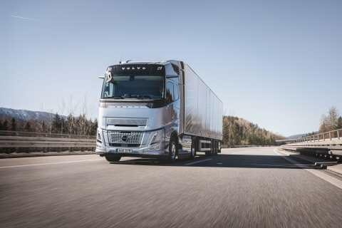 &Tau;&omicron; Volvo FH Aero &kappa;&epsilon;&rho;&delta;ί&zeta;&epsilon;&iota; &tau;&omicron; &beta;&rho;&alpha;&beta;&epsilon;ί&omicron; Green Truck 2025