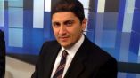 &Alpha;&upsilon;&gamma;&epsilon;&nu;ά&kappa;&eta;&sigmaf; "&Eta; &upsilon;&pi;&epsilon;&rho;&alpha;&lambda;ί&epsilon;&upsilon;&sigma;&eta; &kappa;&alpha;&tau;&alpha;&sigma;&tau;&rho;έ&phi;&epsilon;&iota; &tau;&omicron;&nu; &pi;&lambda;&omicron;ύ&tau;&omicron; &kappa;&alpha;&iota; &tau;&eta;&nu; &beta;&iota;&omicron;&pi;&omicron;&iota;&kappa;&iota;&lambda;ό&tau;&eta;&tau;&alpha; &tau;&omega;&nu; &epsilon;&lambda;&lambda;&eta;&nu;&iota;&kappa;ώ&nu; &theta;&alpha;&lambda;&alpha;&sigma;&sigma;ώ&nu;"