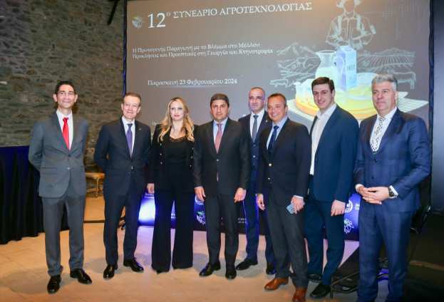 &Alpha;&upsilon;&gamma;&epsilon;&nu;ά&kappa;&eta;&sigmaf; &gamma;&iota;&alpha; &Kappa;&Alpha;&Pi;: &Eta; &pi;&rho;ά&sigma;&iota;&nu;&eta; &mu;&epsilon;&tau;ά&beta;&alpha;&sigma;&eta; &pi;&rho;έ&pi;&epsilon;&iota; &nu;&alpha; &gamma;ί&nu;&epsilon;&iota;, &alpha;&lambda;&lambda;ά &mu;&epsilon; &tau;&rho;ό&pi;&omicron; &omicron;&mu;&alpha;&lambda;ό, &alpha;&pi;&lambda;ό, &lambda;&iota;&gamma;ό&tau;&epsilon;&rho;&omicron; &gamma;&rho;&alpha;&phi;&epsilon;&iota;&omicron;&kappa;&rho;&alpha;&tau;&iota;&kappa;ό