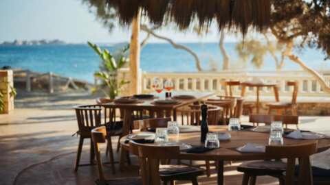 &Tau;&alpha; Must visit spots &tau;&eta;&sigmaf; &Nu;ά&xi;&omicron;&upsilon;