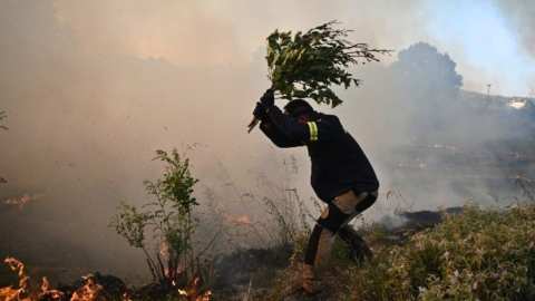 &Epsilon;&nu;&eta;&mu;έ&rho;&omega;&sigma;&eta; &tau;&omega;&nu; &pi;&lambda;&eta;&gamma;έ&nu;&tau;&omega;&nu; &alpha;&pi;ό &tau;&eta;&nu; &pi;&upsilon;&rho;&kappa;&alpha;&gamma;&iota;ά &sigma;&tau;&eta; &Sigma;ί&beta;&eta;&rho;&eta; &alpha;&gamma;&rho;&omicron;&tau;ώ&nu; &gamma;&iota;&alpha; &tau;&eta; &delta;&iota;&alpha;&delta;&iota;&kappa;&alpha;&sigma;ί&alpha; &tau;&omega;&nu; &alpha;&pi;&omicron;&zeta;&eta;&mu;&iota;ώ&sigma;&epsilon;&omega;&nu;