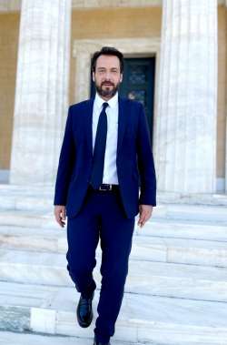 &Mu;ή&nu;&upsilon;&mu;&alpha; &Tau;. &Mu;&pi;&alpha;&rho;&tau;&zeta;ώ&kappa;&alpha; &gamma;&iota;&alpha; &tau;&iota;&sigmaf; &Pi;&alpha;&nu;&epsilon;&lambda;&lambda;ή&nu;&iota;&epsilon;&sigmaf; &epsilon;&xi;&epsilon;&tau;ά&sigma;&epsilon;&iota;&sigmaf;