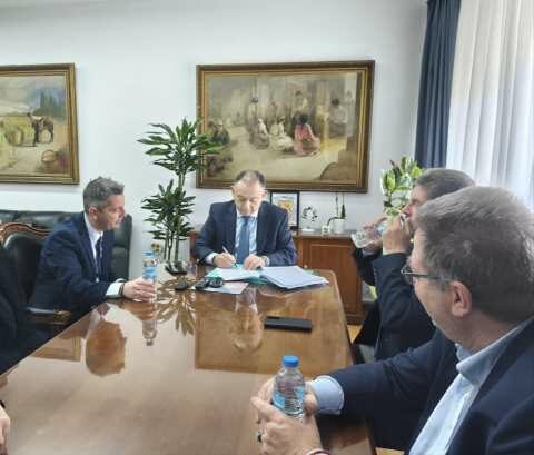 &Upsilon;&phi;&Alpha;&Alpha;&Tau;, &Chi;&rho;ή&sigma;&tau;&omicron;&sigmaf; &Kappa;έ&lambda;&lambda;&alpha;&sigmaf;: &Upsilon;&pi;έ&gamma;&rho;&alpha;&psi;&epsilon; &tau;&eta; &sigma;ύ&mu;&beta;&alpha;&sigma;&eta; &upsilon;&lambda;&omicron;&pi;&omicron;ί&eta;&sigma;&eta;&sigmaf; &tau;&omicron;&upsilon; &Epsilon;&theta;&nu;&iota;&kappa;&omicron;ύ &Pi;&rho;&omicron;&gamma;&rho;ά&mu;&mu;&alpha;&tau;&omicron;&sigmaf; &Sigma;&upsilon;&lambda;&lambda;&omicron;&gamma;ή&sigmaf; &Alpha;&lambda;&iota;&epsilon;&upsilon;&tau;&iota;&kappa;ώ&nu; &Delta;&epsilon;&delta;&omicron;&mu;έ&nu;&omega;&nu; &tau;&eta;&sigmaf; &pi;&epsilon;&rho;&iota;ό&delta;&omicron;&upsilon; 2025 &ndash; 2027, &sigma;&upsilon;&nu;&omicron;&lambda;&iota;&kappa;&omicron;ύ &pi;&rho;&omicron;ϋ&pi;&omicron;&lambda;&omicron;&gamma;&iota;&sigma;&mu;&omicron;ύ 17,5 &epsilon;&kappa;&alpha;&tau;. &epsilon;&upsilon;&rho;ώ