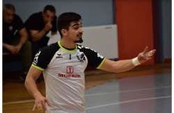 Ή&tau;&tau;&alpha; &tau;&omicron;&upsilon; &Zeta;&alpha;&phi;&epsilon;&iota;&rho;ά&kappa;&eta; &alpha;&pi;ό &Delta;&rho;ά&mu;&alpha; &lsquo;86 - &Epsilon;&pi;ό&mu;&epsilon;&nu;&omicron;&sigmaf; &alpha;&gamma;ώ&nu;&alpha;&sigmaf; &mu;&epsilon; &tau;&omicron;&nu; &ldquo;&Iota;&omega;&nu;&iota;&kappa;ό&rdquo; &sigma;&tau;&omicron; &Delta;&Alpha;&Kappa; &Nu;ά&omicron;&upsilon;&sigma;&alpha;&sigmaf;!