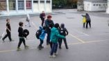 &Kappa;&lambda;&epsilon;ί&nu;&omicron;&upsilon;&nu; &tau;&alpha; &sigma;&chi;&omicron;&lambda;&epsilon;ί&alpha; &sigma;&epsilon; ό&lambda;&eta; &tau;&eta; &chi;ώ&rho;&alpha;