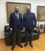 &Sigma;&upsilon;&nu;ά&nu;&tau;&eta;&sigma;&eta; &Lambda;ά&kappa;&eta; &Beta;&alpha;&sigma;&iota;&lambda;&epsilon;&iota;ά&delta;&eta; &mu;&epsilon; &Sigma;ί&mu;&omicron; &Kappa;&epsilon;&delta;ί&kappa;&omicron;&gamma;&lambda;&omicron;&upsilon; &gamma;&iota;&alpha; &tau;&eta;&nu; &Kappa;&tau;&eta;&nu;&omicron;&tau;&rho;&omicron;&phi;ί&alpha;