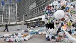&Epsilon;&Epsilon;: &Tau;έ&lambda;&omicron;&sigmaf; &tau;&alpha; &pi;&lambda;&alpha;&sigma;&tau;&iota;&kappa;ά &mu;&iota;&alpha;&sigmaf; &chi;&rho;ή&sigma;&eta;&sigmaf;