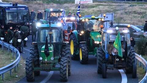 &Sigma;&upsilon;&lambda;&lambda;&alpha;&lambda;&eta;&tau;ή&rho;&iota;&omicron; &sigma;&tau;&eta; &Theta;&epsilon;&sigma;&sigma;&alpha;&lambda;&omicron;&nu;ί&kappa;&eta; &kappa;&alpha;&iota; &sigma;&upsilon;&nu;ά&nu;&tau;&eta;&sigma;&eta; &mu;&epsilon; &tau;&omicron;&nu; &pi;&rho;&omega;&theta;&upsilon;&pi;&omicron;&upsilon;&rho;&gamma;ό &zeta;&eta;&tau;&omicron;ύ&nu; &omicron;&iota; &alpha;&gamma;&rho;ό&tau;&epsilon;&sigmaf; &pi;&omicron;&upsilon; &sigma;&upsilon;&nu;&epsilon;&chi;ί&zeta;&omicron;&upsilon;&nu; &tau;&iota;&sigmaf; &kappa;&iota;&nu;&eta;&tau;&omicron;&pi;&omicron;&iota;ή&sigma;&epsilon;&iota;&sigmaf;