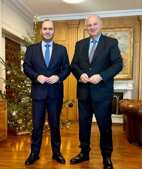 &Pi;&alpha;&rho;&alpha;&mu;&omicron;&rho;&phi;&omega;&mu;έ&nu;&alpha; &rho;&omicron;&delta;ά&kappa;&iota;&nu;&alpha;, &beta;&rho;&omicron;&chi;&omicron;&pi;&tau;ώ&sigma;&epsilon;&iota;&sigmaf;, &chi;&alpha;&lambda;&alpha;&zeta;&omicron;&pi;&tau;ώ&sigma;&epsilon;&iota;&sigmaf; &sigma;&tau;&eta; &sigma;&upsilon;&nu;ά&nu;&tau;&eta;&sigma;&eta; &Lambda;ά&kappa;&eta; &Beta;&alpha;&sigma;&iota;&lambda;&epsilon;&iota;ά&delta;&eta; &mu;&epsilon; &Tau;&sigma;&iota;ά&rho;&alpha;