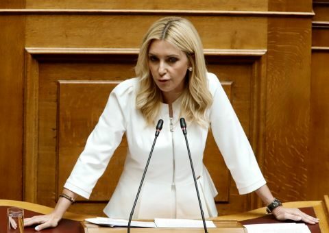 Ά&rho;&theta;&rho;&omicron; &tau;&eta;&sigmaf; &Upsilon;&phi;&upsilon;&pi;&omicron;&upsilon;&rho;&gamma;&omicron;ύ &Alpha;&Alpha;&amp;&Tau; &sigma;&tau;&alpha; &Pi;&alpha;&rho;&alpha;&pi;&omicron;&lambda;&iota;&tau;&iota;&kappa;ά - &Phi;&omega;&tau;&epsilon;&iota;&nu;ή &Alpha;&rho;&alpha;&mu;&pi;&alpha;&tau;&zeta;ή: &Psi;ά&rho;&iota;&alpha; &kappa;&alpha;&iota; &alpha;&iota;&gamma;&omicron;&pi;&rho;ό&beta;&epsilon;&iota;&omicron; &kappa;&rho;έ&alpha;&sigmaf; &mu;&epsilon; &tau;&omicron; &laquo;&chi;&rho;&upsilon;&sigma;ό &mu;&epsilon;&tau;ά&lambda;&lambda;&iota;&omicron;&raquo; &tau;&eta;&sigmaf; &pi;&omicron;&iota;ό&tau;&eta;&tau;&alpha;&sigmaf; &kappa;&alpha;&iota; &tau;&eta;&sigmaf; &gamma;&epsilon;ύ&sigma;&eta;&sigmaf; &gamma;&iota;&alpha; &tau;&omicron; &laquo;&chi;&rho;&upsilon;&sigma;ό &mu;&epsilon;&tau;ά&lambda;&lambda;&iota;&omicron;&raquo; &sigma;&tau;&iota;&sigmaf; &epsilon;&pi;&epsilon;&nu;&delta;ύ&sigma;&epsilon;&iota;&sigmaf;