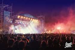 &Tau;&omicron; Street Mode Festival &epsilon;&pi;&iota;&sigma;&tau;&rho;έ&phi;&epsilon;&iota; &mu;&epsilon; &tau;&eta;&nu; 13&eta; έ&kappa;&delta;&omicron;&sigma;ή &tau;&omicron;&upsilon; &sigma;&tau;&alpha; &Pi;&alpha;&lambda;&alpha;&iota;ά &Delta;&eta;&mu;&omicron;&tau;&iota;&kappa;ά &Sigma;&phi;&alpha;&gamma;&epsilon;ί&alpha; &Theta;&epsilon;&sigma;&sigma;&alpha;&lambda;&omicron;&nu;ί&kappa;&eta;&sigmaf; &Iota; 12-14 &Sigma;&epsilon;&pi;&tau;&epsilon;&mu;&beta;&rho;ί&omicron;&upsilon; 2025