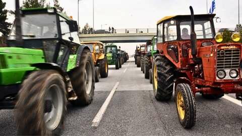 &Sigma;&tau;&omicron;&upsilon;&sigmaf; &delta;&rho;ό&mu;&omicron;&upsilon;&sigmaf; &mu;&epsilon; &tau;&rho;&alpha;&kappa;&tau;έ&rho; &kappa;&alpha;&iota; &alpha;&gamma;&rho;&omicron;&tau;&iota;&kappa;ά &alpha;&rho;&chi;έ&sigmaf; &Phi;&epsilon;&beta;&rho;&omicron;&upsilon;&alpha;&rho;ί&omicron;&upsilon; , &alpha;&nu;&alpha;&kappa;&omicron;ί&nu;&omega;&sigma;&alpha;&nu; &omicron;&iota; &alpha;&gamma;&rho;ό&tau;&epsilon;&sigmaf; &tau;&eta;&sigmaf; &Sigma;ά&mu;&omicron;&upsilon;