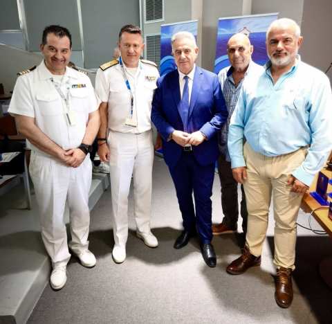 &Alpha;&theta;. &Kappa;&alpha;&beta;&beta;&alpha;&delta;ά&sigmaf; &sigma;&tau;&omicron;&nu; &Epsilon;&pi;&alpha;&gamma;&gamma;&epsilon;&lambda;&mu;&alpha;&tau;&iota;&kappa;ό &Alpha;&lambda;&iota;&epsilon;&upsilon;&tau;&iota;&kappa;ό &Sigma;ύ&lambda;&lambda;&omicron;&gamma;&omicron; &laquo;&Tau;&omicron; &Alpha;&iota;&gamma;&alpha;ί&omicron;&raquo;: &Pi;&rho;&omicron;&tau;&epsilon;&rho;&alpha;&iota;ό&tau;&eta;&tau;&alpha; &omicron; &epsilon;&kappa;&sigma;&upsilon;&gamma;&chi;&rho;&omicron;&nu;&iota;&sigma;&mu;ό&sigmaf; &tau;&omicron;&upsilon; &alpha;&lambda;&iota;&epsilon;&upsilon;&tau;&iota;&kappa;&omicron;ύ &sigma;&tau;ό&lambda;&omicron;&upsilon; &kappa;&alpha;&iota; &eta; &sigma;&tau;ή&rho;&iota;&xi;&eta; &tau;&omega;&nu; &epsilon;&pi;&alpha;&gamma;&gamma;&epsilon;&lambda;&mu;&alpha;&tau;&iota;ώ&nu; &alpha;&lambda;&iota;έ&omega;&nu;
