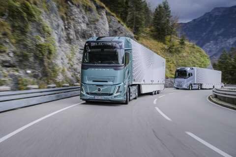 &Eta;&gamma;έ&tau;&eta;&sigmaf; &eta; Volvo Trucks &sigma;&tau;&eta;&nu; &alpha;&gamma;&omicron;&rho;ά &tau;&omega;&nu; &eta;&lambda;&epsilon;&kappa;&tau;&rho;&iota;&kappa;ώ&nu; &phi;&omicron;&rho;&tau;&eta;&gamma;ώ&nu; &sigma;&epsilon; &Epsilon;&upsilon;&rho;ώ&pi;&eta; &kappa;&alpha;&iota; &Beta;ό&rho;&epsilon;&iota;&alpha; &Alpha;&mu;&epsilon;&rho;&iota;&kappa;ή - &Alpha;&nu;ά&pi;&tau;&upsilon;&xi;&eta; &kappa;&alpha;&iota; &sigma;&tau;&eta;&nu; &epsilon;&lambda;&lambda;&eta;&nu;&iota;&kappa;ή &alpha;&gamma;&omicron;&rho;ά
