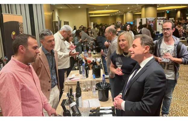 &Omicron; &Upsilon;&pi;&Alpha;&Alpha;&Tau;, &Gamma;. &Gamma;&epsilon;&omega;&rho;&gamma;&alpha;&nu;&tau;ά&sigmaf; &sigma;&tau;&eta;&nu; έ&kappa;&theta;&epsilon;&sigma;&eta; &laquo;&omicron;&iota;&Nu;&omicron;&tau;&iota;&kappa;ά&raquo;