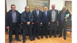&Sigma;&upsilon;&nu;ά&nu;&tau;&eta;&sigma;&eta; &tau;&omicron;&upsilon; &beta;&omicron;&upsilon;&lambda;&epsilon;&upsilon;&tau;ή &Alpha;&iota;&tau;&omega;&lambda;&omicron;&alpha;&kappa;&alpha;&nu;&alpha;&rho;&nu;ί&alpha;&sigmaf; &tau;&eta;&sigmaf; &Nu;&Delta; &Theta;&alpha;&nu;ά&sigma;&eta; &Pi;&alpha;&pi;&alpha;&theta;&alpha;&nu;ά&sigma;&eta; &mu;&epsilon; &tau;&omicron;&nu; &Upsilon;&phi;&Alpha;&Alpha;&Tau; &Chi;&rho;ή&sigma;&tau;&omicron; &Kappa;έ&lambda;&lambda;&alpha; - &ldquo;&Delta;&iota;&alpha;&rho;&kappa;ώ&sigmaf; &sigma;&tau;&omicron; &pi;&lambda;&epsilon;&upsilon;&rho;ό &tau;&omega;&nu; &kappa;&tau;&eta;&nu;&omicron;&tau;&rho;ό&phi;&omega;&nu;&rdquo;