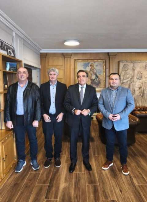 &Sigma;&upsilon;&nu;ά&nu;&tau;&eta;&sigma;&eta; &alpha;&nu;&tau;&iota;&pi;&rho;&omicron;&sigma;&omega;&pi;&epsilon;ί&alpha;&sigmaf; &tau;&eta;&sigmaf; &Pi;&Epsilon;&Gamma;&Delta;&Upsilon; &mu;&epsilon; &tau;&omicron;&nu; &Upsilon;&pi;&Alpha;&Alpha;&Tau; &Mu;&alpha;&rho;&gamma;&alpha;&rho;ί&tau;&eta; &Sigma;&chi;&omicron;&iota;&nu;ά