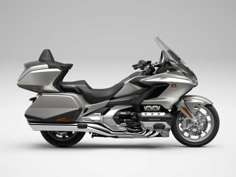 Honda Motorcycles: &Alpha;&nu;&alpha;&nu;&epsilon;&omega;&mu;έ&nu;&eta; &epsilon;&mu;&phi;ά&nu;&iota;&sigma;&eta; &kappa;&alpha;&iota; &nu;έ&alpha; &chi;&rho;ώ&mu;&alpha;&tau;&alpha; &gamma;&iota;&alpha; &tau;&iota;&sigmaf; &mu;&omicron;&tau;&omicron;&sigma;&upsilon;&kappa;&lambda;έ&tau;&epsilon;&sigmaf; 24&Upsilon;&Mu; Gold Wing &kappa;&alpha;&iota; Rebel