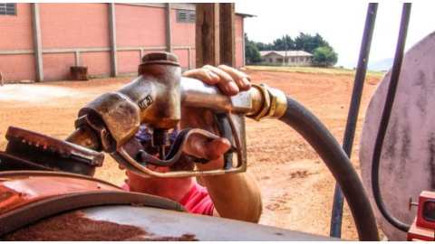 &Beta;&omicron;&upsilon;&lambda;ή: &laquo;&Nu;&alpha;&iota;&raquo; &tau;&eta;&sigmaf; &epsilon;&pi;&iota;&tau;&rho;&omicron;&pi;ή&sigmaf; &Omicron;&iota;&kappa;&omicron;&nu;&omicron;&mu;&iota;&kappa;ώ&nu; &sigma;&tau;&eta;&nu; &Pi;&Nu;&Pi; &gamma;&iota;&alpha; &tau;&eta;&nu; &epsilon;&pi;&iota;&delta;ό&tau;&eta;&sigma;&eta; &kappa;&alpha;&upsilon;&sigma;ί&mu;&omega;&nu;