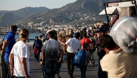 &laquo;&Mu;&pi;ό&nu;&omicron;&upsilon;&sigmaf;&raquo; &sigma;&tau;&omicron;&upsilon;&sigmaf; &Delta;ή&mu;&omicron;&upsilon;&sigmaf; &pi;&omicron;&upsilon; &theta;&alpha; &delta;&epsilon;&chi;&theta;&omicron;ύ&nu; &pi;&rho;ό&sigma;&phi;&upsilon;&gamma;&epsilon;&sigmaf;