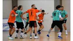 &Delta;&epsilon;&nu; &tau;&alpha; &kappa;&alpha;&tau;ά&phi;&epsilon;&rho;&epsilon; &sigma;&tau;&omicron; Ά&rho;&gamma;&omicron;&sigmaf; &omicron; &Zeta;&alpha;&phi;&epsilon;&iota;&rho;ά&kappa;&eta;&sigmaf;