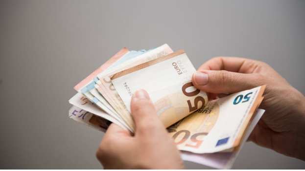 Έ&omega;&sigmaf; &tau;&eta;&nu; &Pi;έ&mu;&pi;&tau;&eta; &eta; &pi;&lambda;&alpha;&tau;&phi;ό&rho;&mu;&alpha; &gamma;&iota;&alpha; &tau;&eta;&nu; &laquo;&epsilon;&pi;&iota;&tau;&alpha;&gamma;ή &alpha;&kappa;&rho;ί&beta;&epsilon;&iota;&alpha;&sigmaf;&raquo; 250 &epsilon;&upsilon;&rho;ώ &sigma;&epsilon; &mu;&eta; &epsilon;&pi;&iota;&delta;&omicron;&tau;&omicron;ύ&mu;&epsilon;&nu;&omicron;&upsilon;&sigmaf; &mu;&alpha;&kappa;&rho;&omicron;&chi;&rho;ό&nu;&iota;&alpha; &alpha;&nu;έ&rho;&gamma;&omicron;&upsilon;&sigmaf;