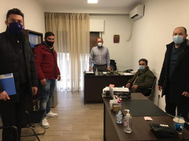 &Sigma;&upsilon;&nu;ά&nu;&tau;&eta;&sigma;&eta; &Lambda;. &Beta;&alpha;&sigma;&iota;&lambda;&epsilon;&iota;ά&delta;&eta; &mu;&epsilon; &tau;&omicron;&nu; &Alpha;&gamma;&rho;&omicron;&tau;&iota;&kappa;ό &Sigma;ύ&lambda;&lambda;&omicron;&gamma;&omicron; &Delta;ή&mu;&omicron;&upsilon; &Pi;έ&lambda;&lambda;&alpha;&sigmaf;