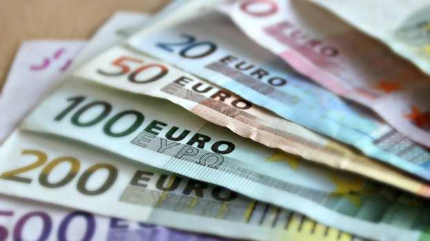 &Delta;&iota;&pi;&lambda;&alpha;&sigma;&iota;ά&zeta;&epsilon;&tau;&alpha;&iota; &eta; &epsilon;&pi;&iota;&delta;ό&tau;&eta;&sigma;&eta; &alpha;&lambda;&iota;&epsilon;&upsilon;&tau;&iota;&kappa;&omicron;ύ &pi;&epsilon;&tau;&rho;&epsilon;&lambda;&alpha;ί&omicron;&upsilon; &gamma;&iota;&alpha; &tau;&omicron; &delta;&iota;ά&sigma;&tau;&eta;&mu;&alpha;  &Alpha;&pi;&rho;&iota;&lambda;ί&omicron;&upsilon; &Alpha;&upsilon;&gamma;&omicron;ύ&sigma;&tau;&omicron;&upsilon;, έ&omega;&sigmaf; 32 &lambda;&epsilon;&pi;&tau;ά &tau;&omicron; &lambda;ί&tau;&rho;&omicron; - &Epsilon;&xi;&epsilon;&tau;ά&zeta;&omicron;&nu;&tau;&alpha;&iota; &kappa;&iota; ά&lambda;&lambda;&alpha; &mu;έ&tau;&rho;&alpha; &epsilon;&nu;&iota;&sigma;&chi;ύ&sigma;&epsilon;&omega;&nu;