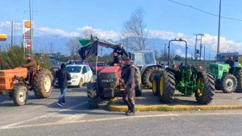 &Mu;&epsilon;&sigma;&sigma;&eta;&nu;ί&alpha;: Έ&kappa;&lambda;&epsilon;&iota;&sigma;&alpha;&nu;, &gamma;&iota;&alpha; &mu;ί&alpha; ώ&rho;&alpha;, &tau;&omicron;&nu; &delta;&rho;ό&mu;&omicron; &tau;&omicron;&upsilon; &alpha;&epsilon;&rho;&omicron;&delta;&rho;&omicron;&mu;ί&omicron;&upsilon; &omicron;&iota; &alpha;&gamma;&rho;ό&tau;&epsilon;&sigmaf;
