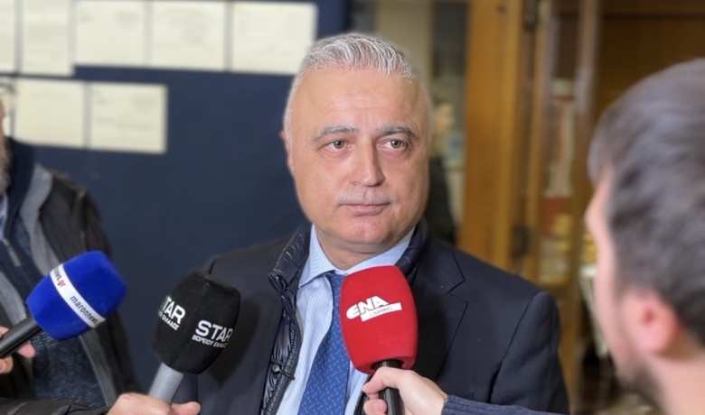 O &Lambda;ά&zeta;&alpha;&rho;&omicron;&sigmaf; &Tau;&sigma;&alpha;&beta;&delta;&alpha;&rho;ί&delta;&eta;&sigmaf;, &epsilon;&pi;&iota;&sigma;&kappa;έ&phi;&theta;&eta;&kappa;&epsilon; &tau;&eta;&nu; &Kappa;&omicron;&mu;&omicron;&tau;&eta;&nu;ή &omega;&sigmaf; &mu;έ&lambda;&omicron;&sigmaf; &kappa;&upsilon;&beta;&epsilon;&rho;&nu;&eta;&tau;&iota;&kappa;&omicron;ύ &kappa;&lambda;&iota;&mu;&alpha;&kappa;ί&omicron;&upsilon; &pi;&rho;&omicron;&kappa;&epsilon;&iota;&mu;έ&nu;&omicron;&upsilon; &nu;&alpha; &sigma;&upsilon;&mu;&mu;&epsilon;&tau;ά&sigma;&chi;&epsilon;&iota; &sigma;&tau;&eta;&nu; &pi;&alpha;&rho;&omicron;&upsilon;&sigma;ί&alpha;&sigma;&eta; &tau;&omicron;&upsilon; &Tau;&omicron;&pi;&iota;&kappa;&omicron;ύ &Sigma;&chi;&epsilon;&delta;ί&omicron;&upsilon; &Alpha;&nu;ά&pi;&tau;&upsilon;&xi;&eta;&sigmaf; &tau;&eta;&sigmaf; &Pi;&Epsilon; &Rho;&omicron;&delta;ό&pi;&eta;&sigmaf;