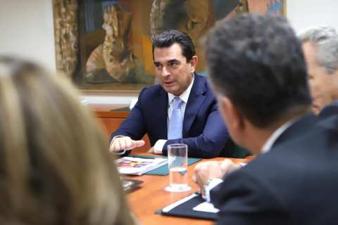 &Kappa;ώ&sigma;&tau;&alpha;&sigmaf; &Sigma;&kappa;&rho;έ&kappa;&alpha;&sigmaf;: &laquo;&Nu;&alpha; &sigma;&tau;&eta;&rho;&iota;&chi;&tau;&omicron;ύ&nu; &omicron;&iota; &kappa;&alpha;&tau;&alpha;&nu;&alpha;&lambda;&omega;&tau;έ&sigmaf; &mu;έ&sigma;&omega; &tau;&eta;&sigmaf; &lsquo;&lsquo;&Mu;ό&nu;&iota;&mu;&eta;&sigmaf; &Mu;&epsilon;ί&omega;&sigma;&eta;&sigmaf; &Tau;&iota;&mu;ή&sigmaf;&rsquo;&rsquo; &alpha;&pi;ό &tau;&eta;&nu; &epsilon;&lambda;&lambda;&eta;&nu;&iota;&kappa;ή &beta;&iota;&omicron;&mu;&eta;&chi;&alpha;&nu;ί&alpha; &tau;&rho;&omicron;&phi;ί&mu;&omega;&nu;&raquo;