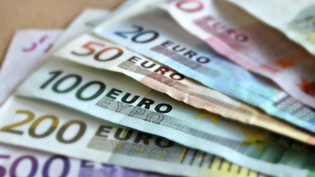 &Sigma;&tau;ή&rho;&iota;&xi;&eta; &tau;&omega;&nu; &Alpha;&gamma;&rho;&omicron;&tau;ώ&nu; &mu;&epsilon; &Kappa;&rho;&alpha;&tau;&iota;&kappa;έ&sigmaf; &Epsilon;&nu;&iota;&sigma;&chi;ύ&sigma;&epsilon;&iota;&sigmaf; De Minimis ύ&psi;&omicron;&upsilon;&sigmaf; 24,6 &epsilon;&kappa;&alpha;&tau;. &epsilon;&upsilon;&rho;ώ &ndash; &Sigma;&epsilon; &epsilon;&xi;έ&lambda;&iota;&xi;&eta; &eta; &delta;&iota;&alpha;&delta;&iota;&kappa;&alpha;&sigma;ί&alpha; &upsilon;&pi;&omicron;&beta;&omicron;&lambda;ή&sigmaf; &alpha;&iota;&tau;ή&sigma;&epsilon;&omega;&nu;