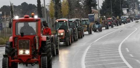 &Kappa;&alpha;&rho;&delta;ί&tau;&sigma;&alpha;: &Beta;&gamma;ά&zeta;&omicron;&upsilon;&nu; &tau;&alpha; &tau;&rho;&alpha;&kappa;&tau;έ&rho; &sigma;&tau;&omicron;&nu; &Epsilon;-65 &omicron;&iota; &alpha;&gamma;&rho;&omicron;&kappa;&tau;&eta;&nu;&omicron;&tau;&rho;ό&phi;&omicron;&iota;