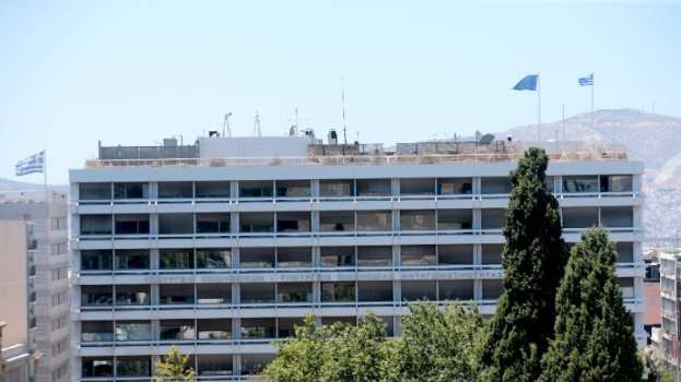 &Upsilon;&Pi;&Omicron;&Iota;&Kappa;: 16 &epsilon;&rho;&omega;&tau;ή&sigma;&epsilon;&iota;&sigmaf; &ndash; &alpha;&pi;&alpha;&nu;&tau;ή&sigma;&epsilon;&iota;&sigmaf; &gamma;&iota;&alpha; &tau;&omicron; &nu;&omicron;&mu;&omicron;&sigma;&chi;έ&delta;&iota;&omicron; &alpha;&nu;&tau;&iota;&mu;&epsilon;&tau;ώ&pi;&iota;&sigma;&eta;&sigmaf; &tau;&eta;&sigmaf; &phi;&omicron;&rho;&omicron;&delta;&iota;&alpha;&phi;&upsilon;&gamma;ή&sigmaf;