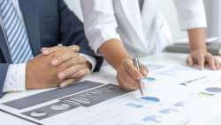 &Omicron;&iota; &Eta;&Pi;&Alpha; &pi;&alpha;&rho;&alpha;&mu;έ&nu;&omicron;&upsilon;&nu; &omicron; &kappa;&omicron;&rho;&upsilon;&phi;&alpha;ί&omicron;&sigmaf; &epsilon;&xi;&omega;&tau;&epsilon;&rho;&iota;&kappa;ό&sigmaf; &tau;&epsilon;&lambda;&iota;&kappa;ό&sigmaf; &epsilon;&pi;&epsilon;&nu;&delta;&upsilon;&tau;&iota;&kappa;ό&sigmaf; &epsilon;&tau;&alpha;ί&rho;&omicron;&sigmaf; &tau;&eta;&sigmaf; &Epsilon;&Epsilon;